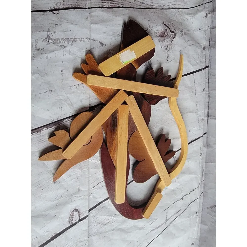 3D Wooden Gecko Shelf Sitter Wall Hanging Island Decor